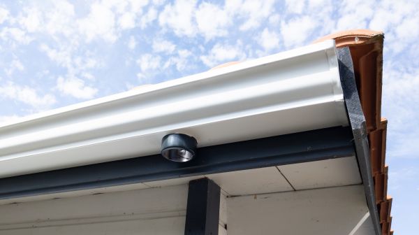 Seamless Gutters Installation in Baytown